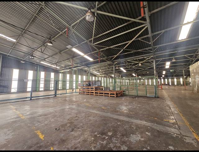9,058M² WAREHOUSE TO LET IN TUNNEY
